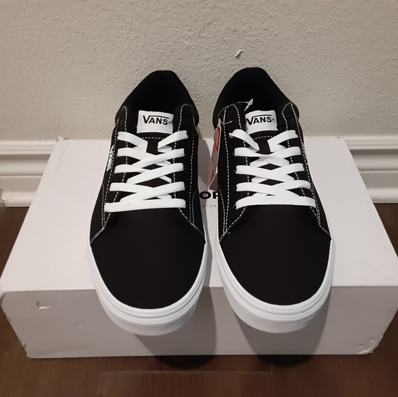 Vans - Picture 3 of 4